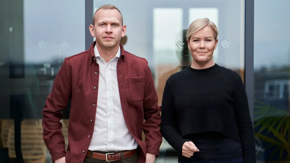 Olga Long (rechts) und Manuel Schuler (links)  übernehmen Schlüsselrollen bei Shiftmove, um die Expansion in Europa voranzutreiben und das Fuhrparkmanagement weiterzuentwickeln.